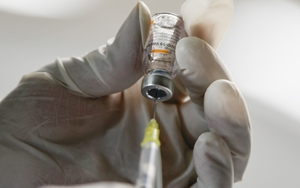 Hong Kong (Trung Quốc) cho phép tiêm vaccine của Sinovac cho lứa tuổi từ 3-17