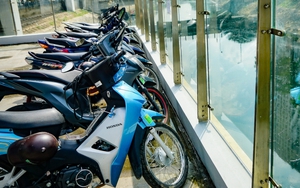 'Chặt chém' trông giữ xe tại khu vực nhà ga đường sắt Cát Linh - Hà Đông