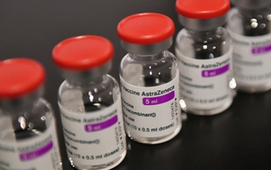 AstraZeneca cùng ĐH Oxford tham gia cuộc đua sản xuất vaccine chống biến thể Omicron