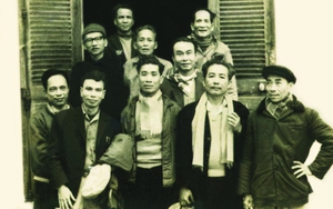 Trong 'tiếng chuông nhà thờ rung... '