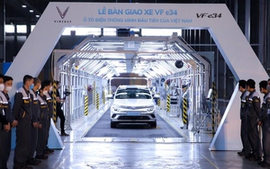 VinFast xuất xưởng và bàn giao lô xe ô tô điện VF e34 đầu tiên