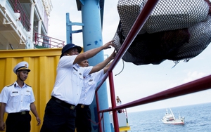 Tết đến với lính nhà giàn DK1: Hành trình mang Tết ra biển