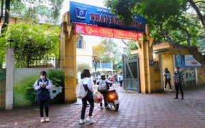 Hà Nội: Nhà trường chu đáo, học sinh háo hức ngày đầu tiên đi học trở lại