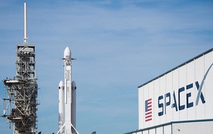 SpaceX mất hàng chục vệ tinh Internet tốc độ cao do bão từ