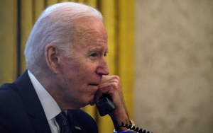 Tổng thống Mỹ và Ukraine điện đàm: 'Tiếp tục theo đuổi biện pháp ngoại giao và răn đe''