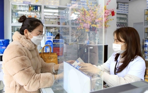 Thủ tướng Phạm Minh Chính yêu cầu cắt giảm ngay thủ tục mua thuốc phòng chống Covid-19