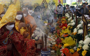 Vụ chìm ca nô khu vực biển Cửa Đại: Tưởng niệm, cầu siêu cho các nạn nhân