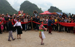 Hà Giang tái khởi động Lễ hội Chợ Phong lưu Khâu Vai sau hai năm gián đoạn