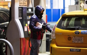 Giá dầu thế giới phiên 3/3 rời mốc cao nhất trong một thập kỷ