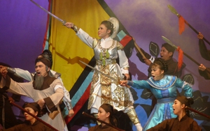 Cải lương không khéo cũ mòn