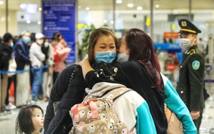 Hỗ trợ người Việt tại Ukraine đăng ký các chuyến bay về nước