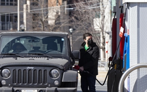 Giá dầu giảm nhiệt nhờ dấu hiệu tích cực từ đàm phán Nga-Ukraine