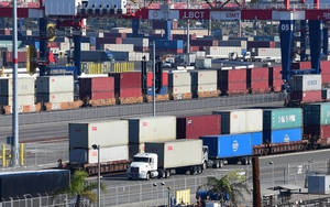 Mỹ khôi phục miễn trừ thuế quan đối với 352 mặt hàng nhập khẩu từ Trung Quốc