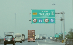 Phó Chủ tịch TP.HCM Lê Hòa Bình đang được cấp cứu trong tình trạng nguy kịch