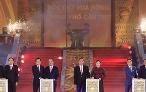 Chủ tịch nước Nguyễn Xuân Phúc dự Lễ khánh thành Đền thờ Vua Hùng tại thành phố Cần Thơ