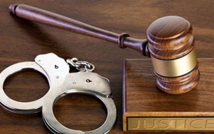 Xét xử cựu lãnh đạo Công ty chứng khoán SMES cùng đồng phạm lừa đảo chiếm đoạt gần 300 tỷ đồng