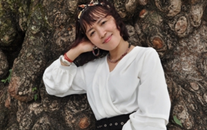 Nhà thơ Bảo Ngọc: Giữ cho mình 'đôi mắt nhìn' của trẻ thơ