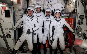 Phi hành đoàn Crew-3 của NASA trở về Trái Đất an toàn sau 6 tháng trên ISS