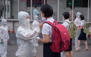 Bùng phát dịch Covid-19 lần đầu tiên, Bộ Chính trị Triều Tiên họp khẩn