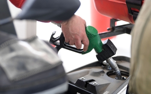 Giá dầu thế giới giảm 2,5% trong phiên 18/5