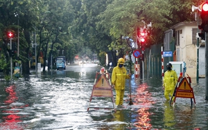 Hà Nội tiếp tục ứng trực, vận hành các trạm bơm đảm bảo thoát nước chống úng ngập