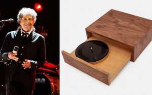 Đấu giá bản thu âm 'Blowin’ In The Wind' của Bob Dylan