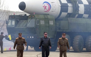 Bán đảo Triều Tiên nóng rực vì các vụ phóng tên lửa