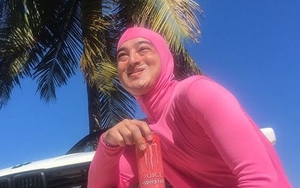 'Glimpse Of Us' của Joji: Cuộc lột xác của anh chàng mặc đồ hồng