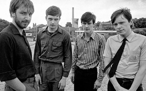 Ca khúc 'Love Will Tear Us Apart' của Joy Division: Tình yêu xé nát hôn nhân