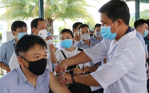 Hà Nội yêu cầu đẩy mạnh tiêm vaccine phòng dịch Covid-19