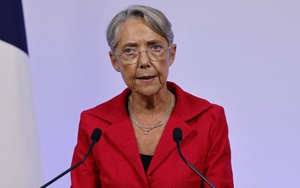 Thủ tướng Pháp vượt qua cuộc bỏ phiếu bất tín nhiệm