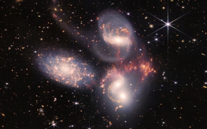 Nghĩ về những bức ảnh của kính James Webb: 'Đến bây giờ mới thấy đây…'