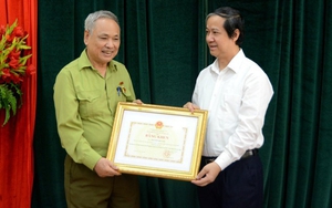 Thư gửi robot citizen: 'Anh thương binh vẫn đến trường làng...'