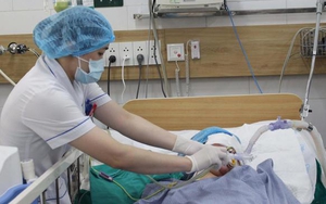 Cô gái 20 tuổi hôn mê sâu, tổn thương não do hút thuốc lá điện tử