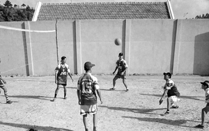 Cuộc đời sau ống kính: Cai nghiện giữa đảo hoang 25 năm trước