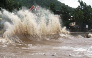 Bão số 2 di chuyển theo hướng Bắc Tây Bắc và có khả năng mạnh thêm