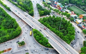 Ngắm những con đường xanh mướt mắt của Hà Nội