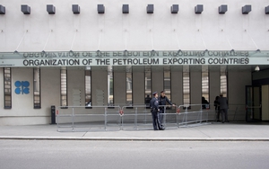 OPEC nâng nguồn cung dầu mỏ của 7 nước thành viên