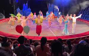 Nghệ thuật 'bù đắp' cho các em dịp Trung Thu