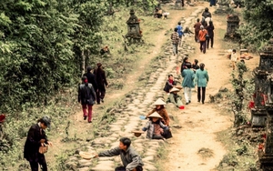 Cuộc đời sau ống kính: Ăn mày cửa Phật