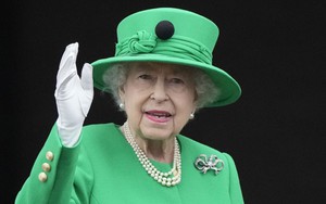 Nhìn lại cuộc đời của Nữ hoàng Elizabeth II
