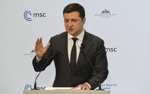 Xe chở Tổng thống Ukraine gặp tai nạn tại Kiev