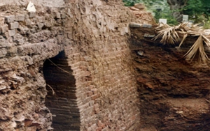 Cấp thiết bảo vệ di tích hơn 300 năm tuổi bị xâm hại