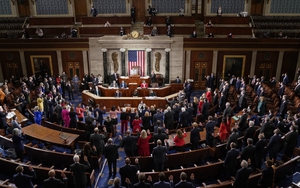 Hạ viện Mỹ thông qua dự luật ngân sách giúp tránh đóng cửa chính phủ