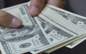 Fed thắt chặt tiền tệ, nhà đầu tư 'siết dây an toàn'