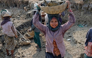 Cảnh báo về tình trạng nô lệ hiện đại và lao động cưỡng bức tại châu Phi