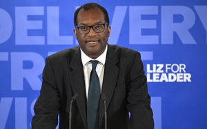 Bộ trưởng Tài chính Anh bị cách chức