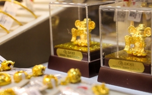 Giá vàng sáng 20/10 giảm 200 nghìn đồng/lượng