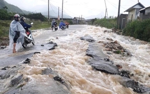 Khu vực Trung Trung Bộ đề phòng sạt lở đất, ngập úng