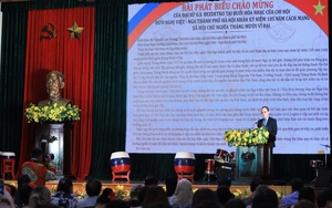 Kỷ niệm 105 năm Cách mạng Tháng Mười Nga: Da diết 'Tình khúc Bạch Dương'